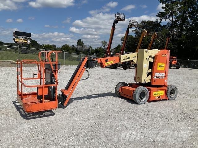 JLG E300AJP Karos emelők