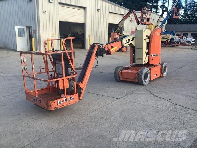 JLG E300AJP Karos emelők
