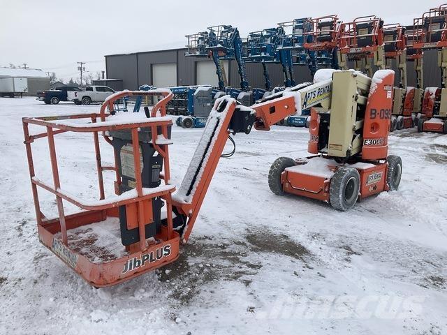 JLG E300AJP Karos emelők