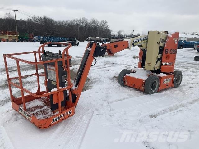 JLG E300AJP Karos emelők