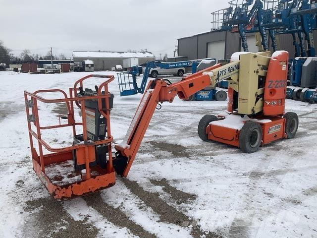 JLG E300AJP Karos emelők