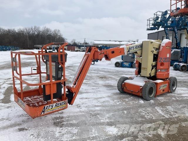 JLG E300AJP Karos emelők