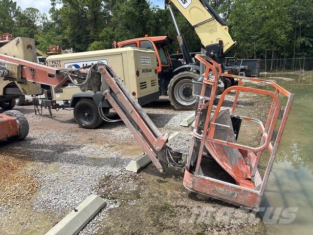 JLG E400AJP Karos emelők