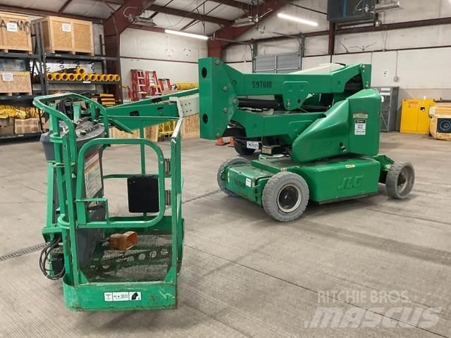 JLG E400AJPN Karos emelők