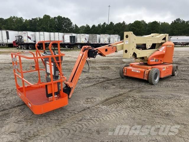 JLG E400AJPN Karos emelők