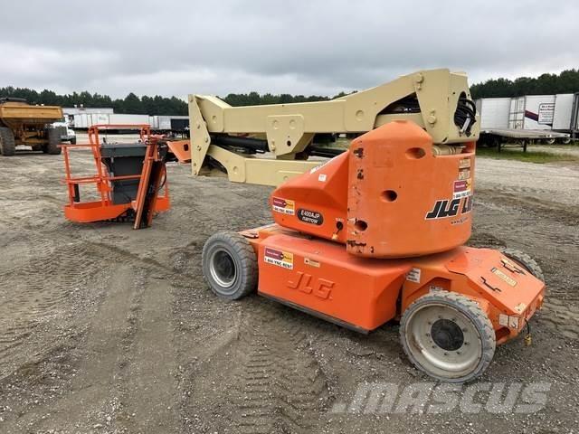 JLG E400AJPN Karos emelők