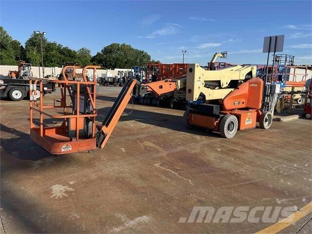 JLG E400AJPN Karos emelők