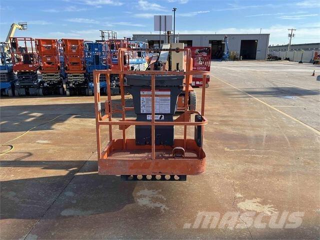 JLG E400AJPN Karos emelők