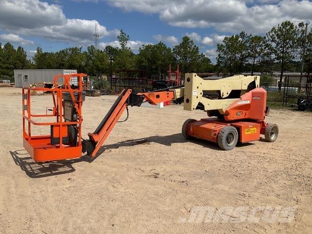 JLG E400AJPN Karos emelők
