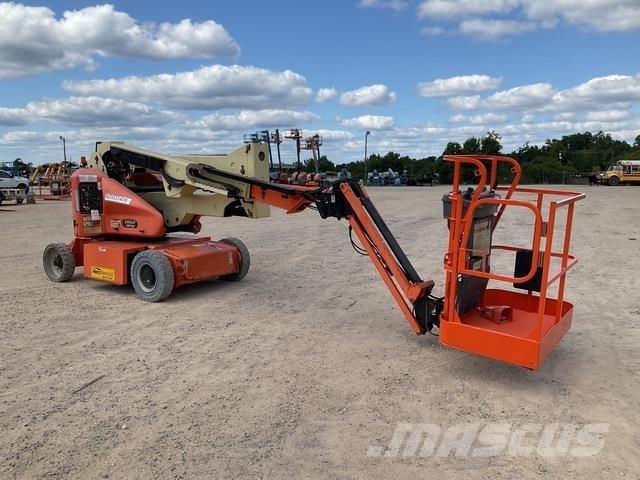 JLG E400AJPN Karos emelők