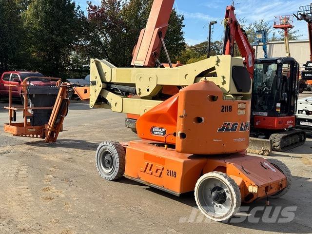 JLG E400AJPN Karos emelők