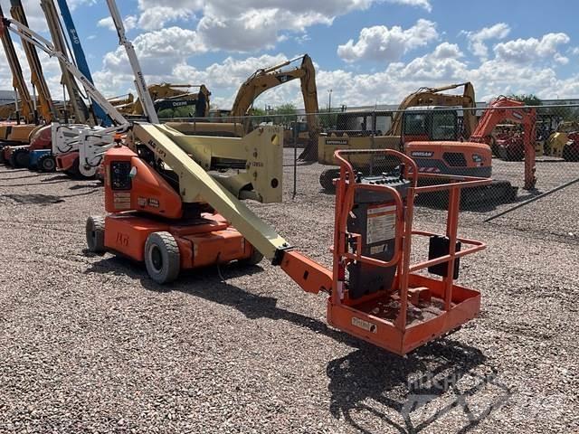 JLG E400AN Karos emelők