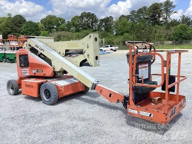 JLG E400AN Karos emelők