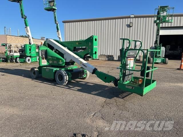 JLG E400AN Karos emelők