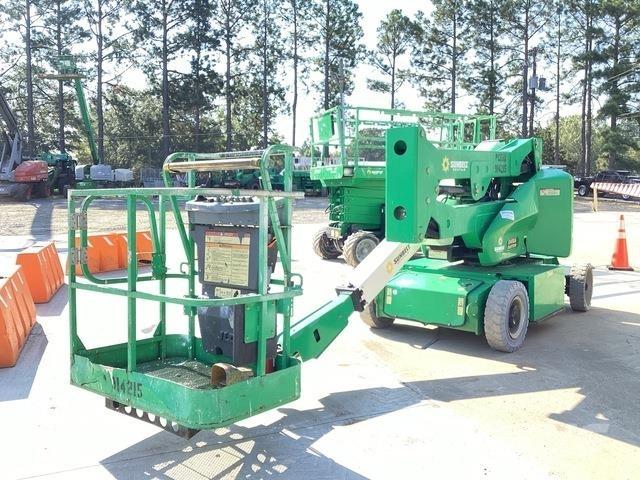 JLG E400AN Karos emelők