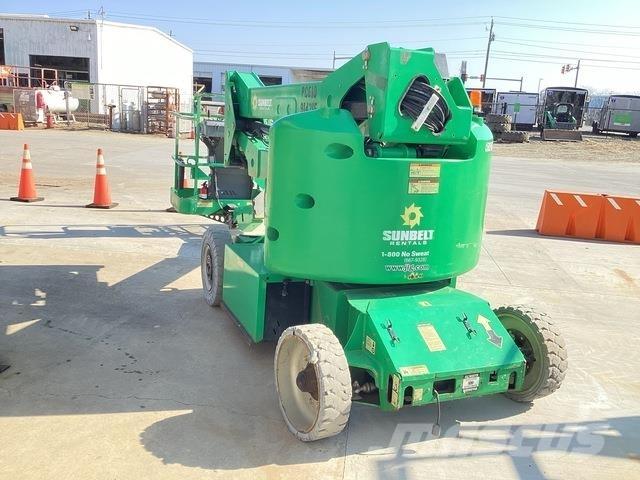 JLG E400AN Karos emelők