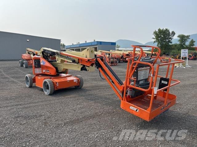 JLG E450AJ Karos emelők