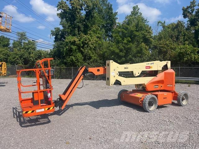 JLG E450AJ Karos emelők
