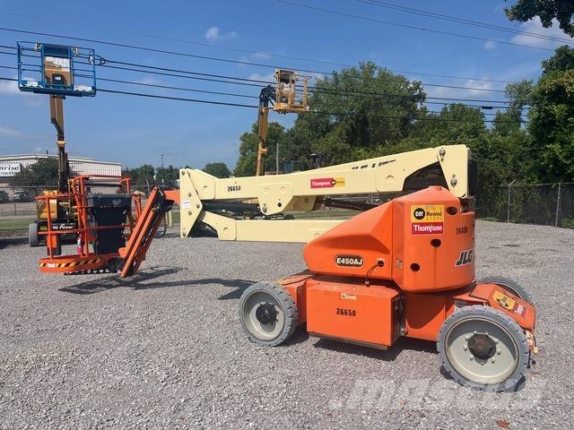 JLG E450AJ Karos emelők