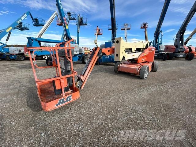 JLG E450AJ Karos emelők