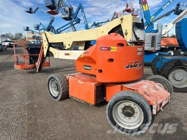 JLG E450AJ Karos emelők