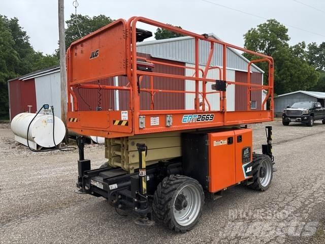 JLG ERT2669 Ollós emelők