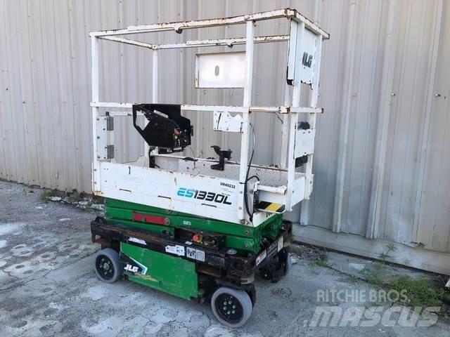 JLG ES1330L Ollós emelők