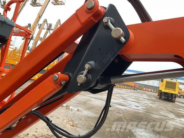 JLG H340AJ Karos emelők