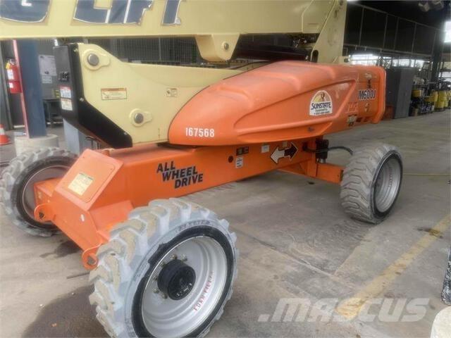 JLG M600J Karos emelők