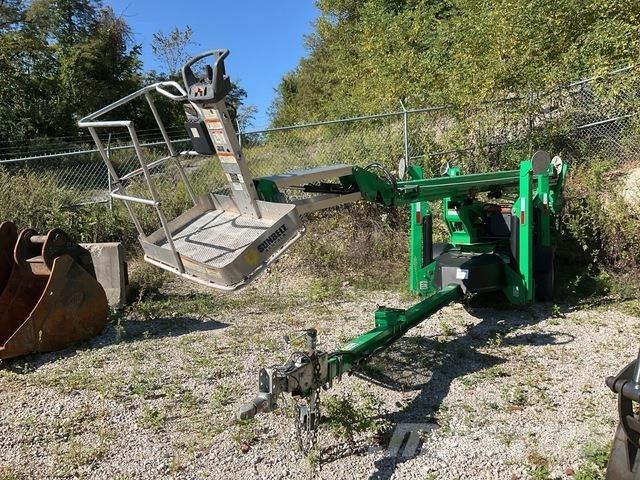 JLG T500J Pótkocsira szerelt emelők és állványok