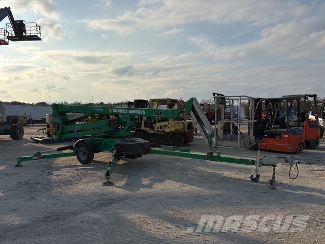 JLG T500J Pótkocsira szerelt emelők és állványok