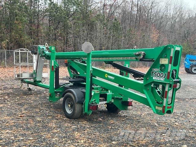 JLG T500J Pótkocsira szerelt emelők és állványok