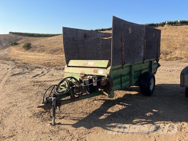 John Deere 450 Trágyaszóró