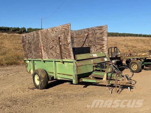 John Deere 450 Trágyaszóró