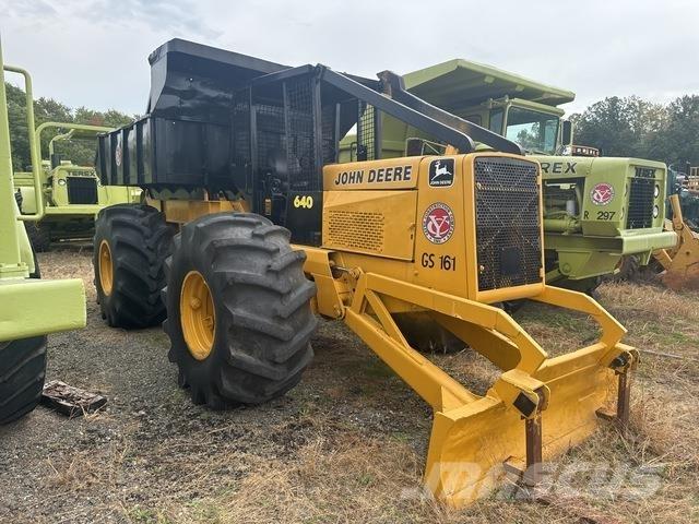 John Deere 640 Vonszolók