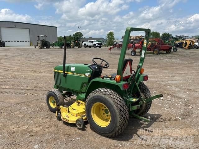 John Deere 770 Kompakt traktorok
