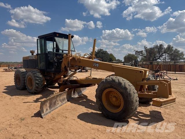 John Deere 770 Gréderek