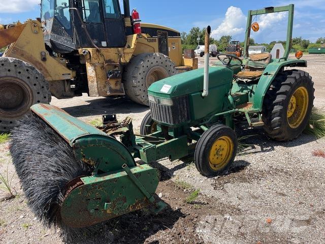 John Deere 970 Beltéri takarító gépek