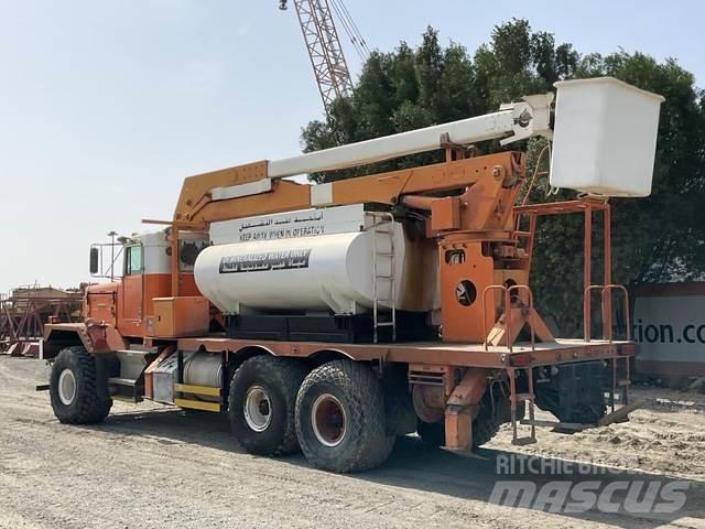 Kenworth C500B Teherautóra szerelt emelők és állványok