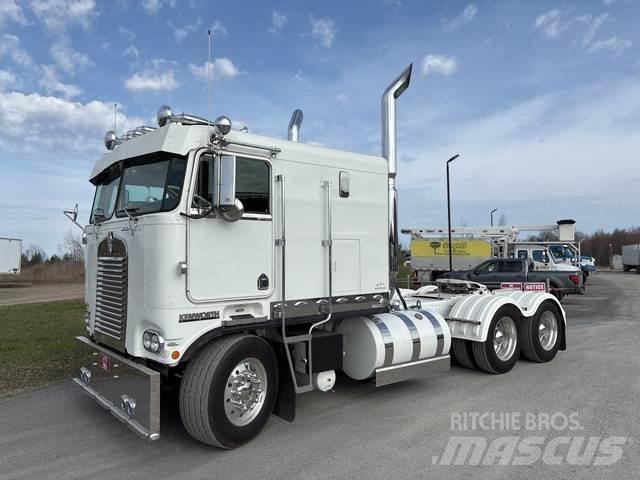 Kenworth K100 Vezetőfülke és belső tartozékok