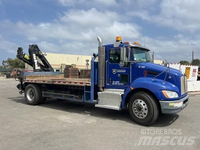 Kenworth T270 Platós / Ponyvás teherautók