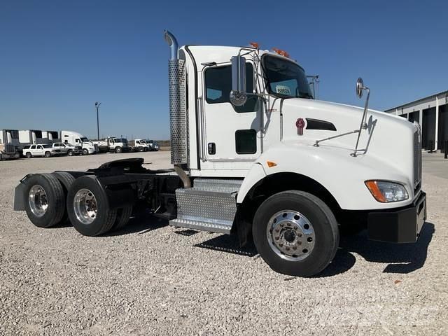 Kenworth T440 Nyergesvontatók