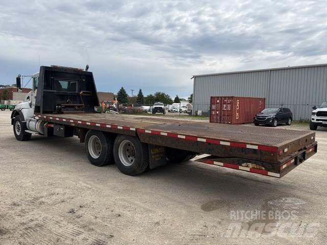 Kenworth T440 Platós / Ponyvás teherautók