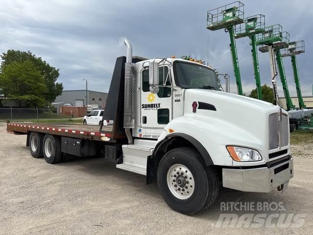 Kenworth T440 Platós / Ponyvás teherautók