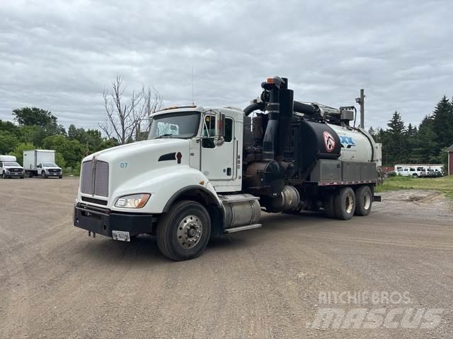 Kenworth T440 Lánctalpas kotrók
