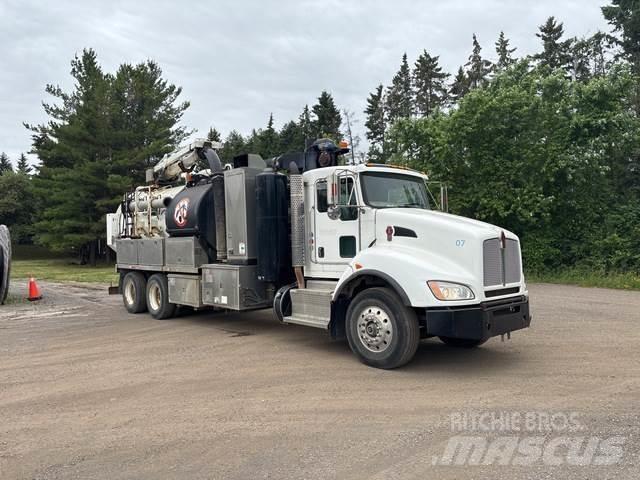 Kenworth T440 Lánctalpas kotrók