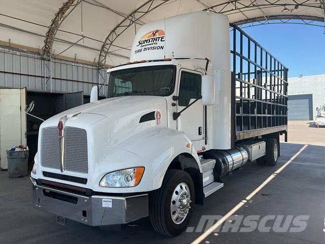 Kenworth T440 Platós / Ponyvás teherautók
