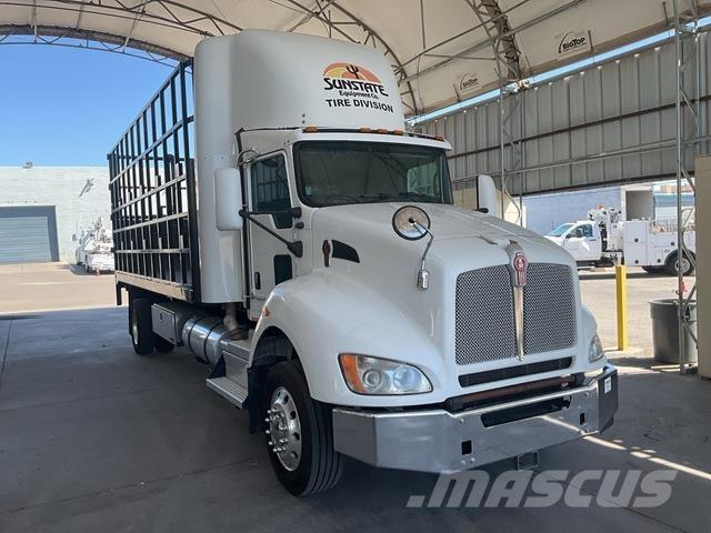 Kenworth T440 Platós / Ponyvás teherautók