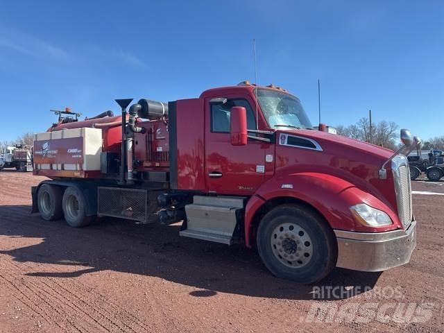 Kenworth T680 Lánctalpas kotrók