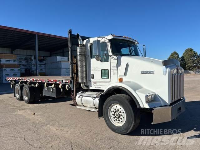 Kenworth T800 Platós / Ponyvás teherautók